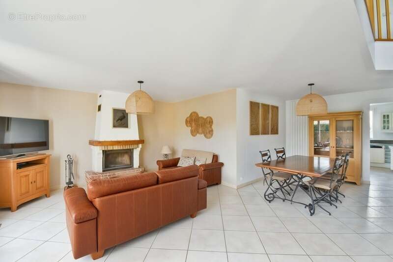 Maison à BALLAINVILLIERS