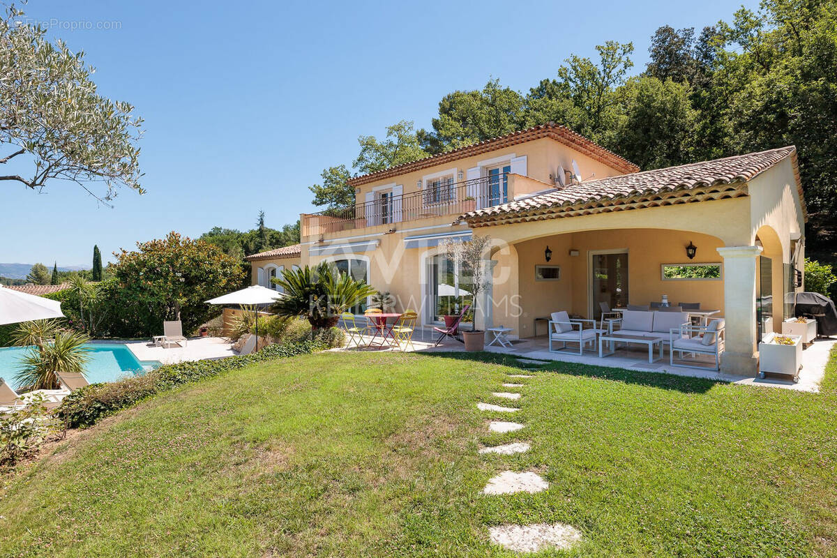 Maison à VALBONNE