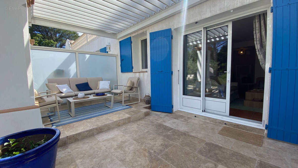 Appartement entièrement rénové Saint Raphael 2 pièce(s) 39 m2 - photo 12