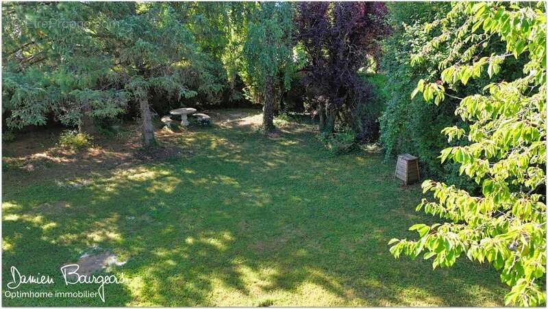 Terrain constructible d'exception à Pregnin – Saint-Genis-Pouilly - photo 3