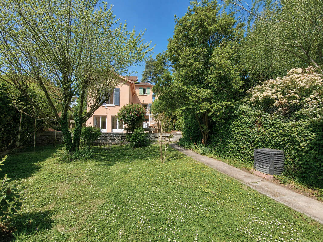 Maison à TASSIN-LA-DEMI-LUNE