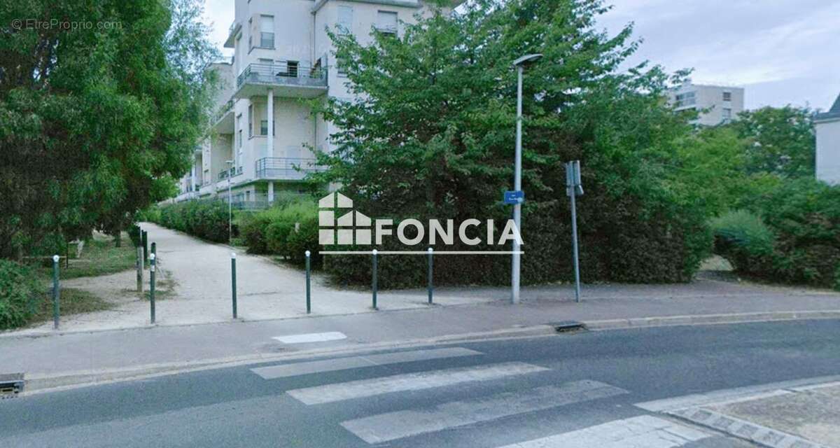 Parking à JUVISY-SUR-ORGE