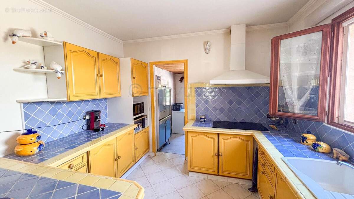 Maison 86 m² à Seillons-Source-D'argens  - photo 9