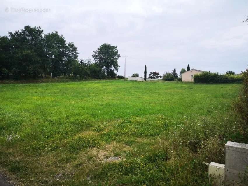 Terrain à BREUILH
