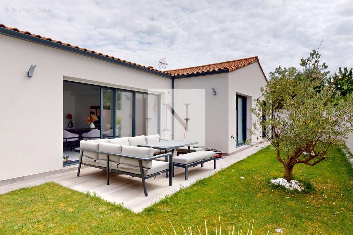 Maison à NIEUL-SUR-MER