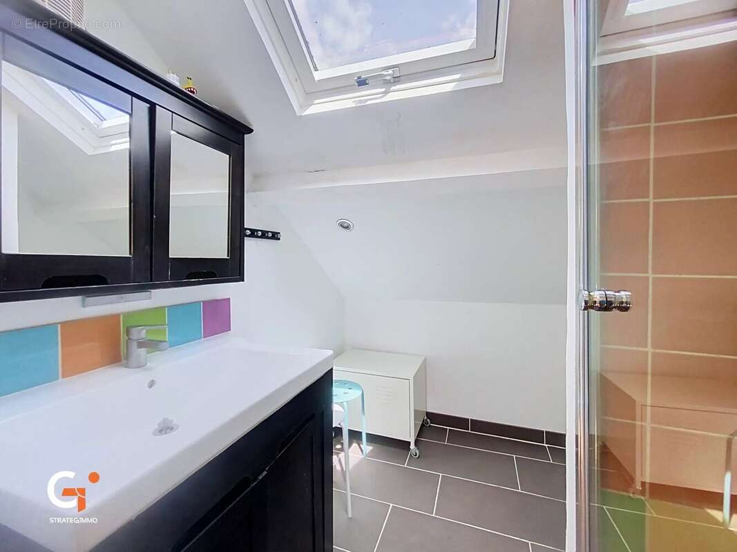ELBEUF - Maison 135 m²  sur 223 m² Terrain - photo 10