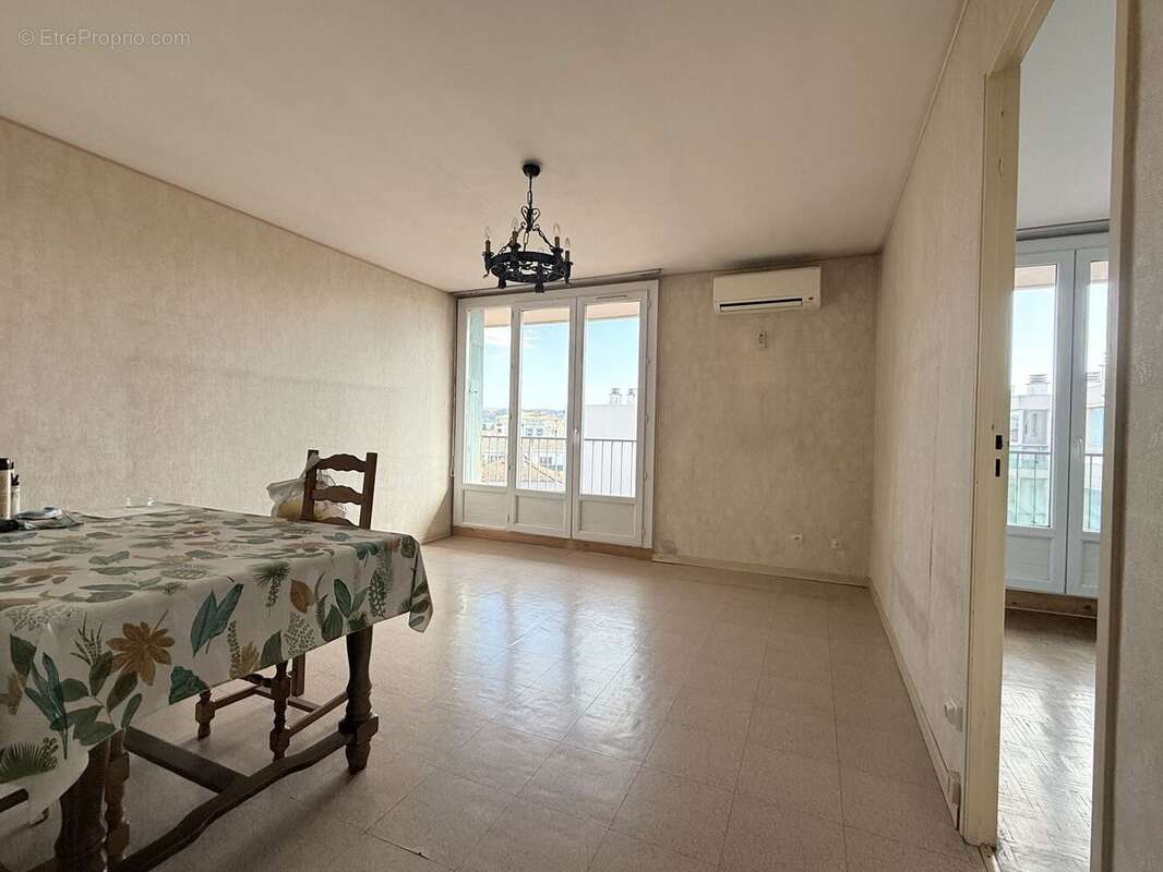 Appartement 67 m² à Marignane  - photo 4