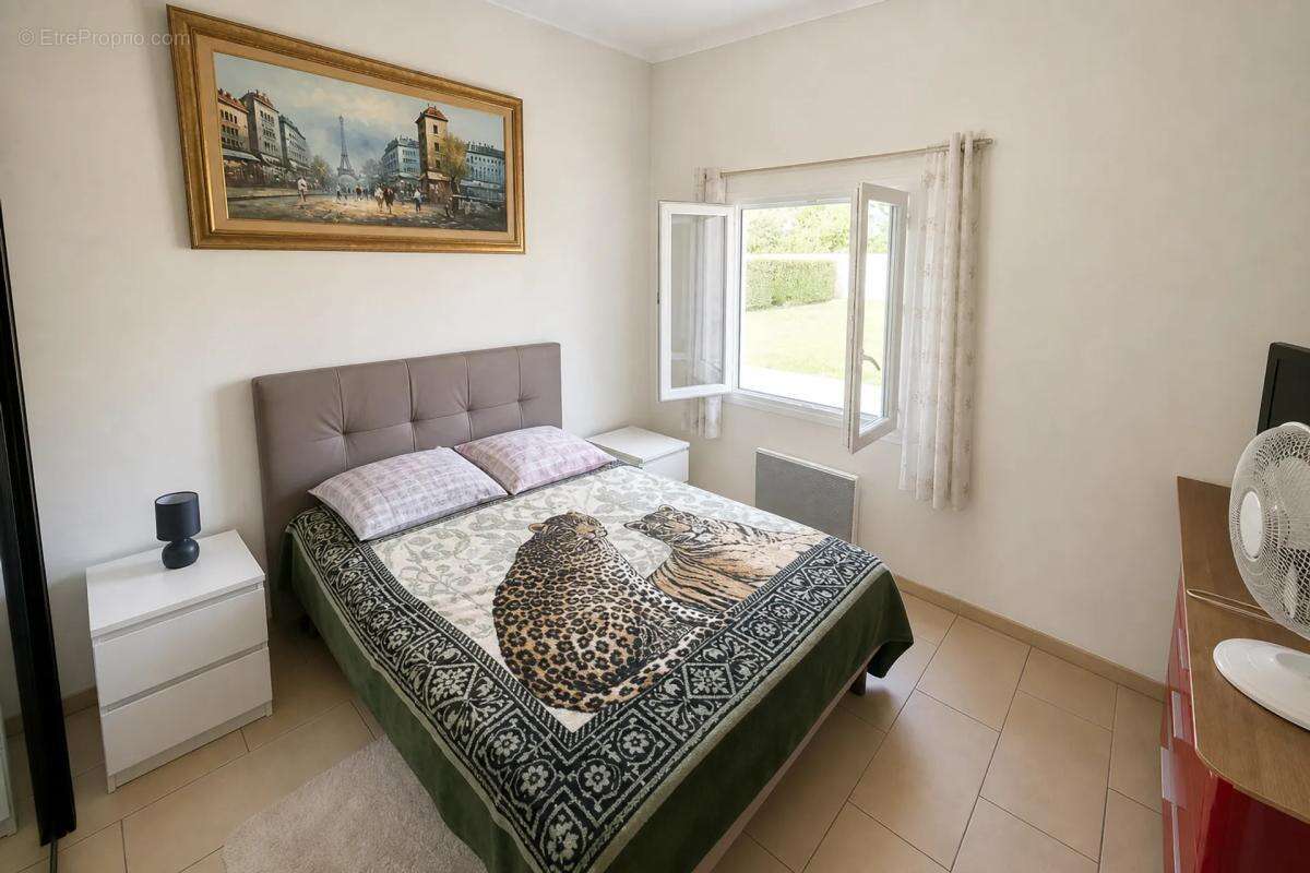 Ensemble immobilier de 400 m² - 5 appartements – Dordives - photo 6