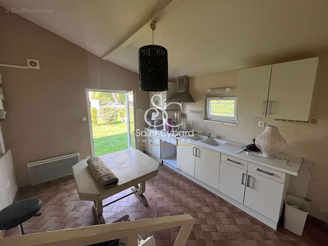 Maison à SAINT-YRIEIX-SUR-CHARENTE