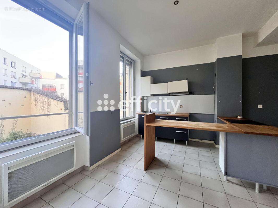Appartement à LYON-9E
