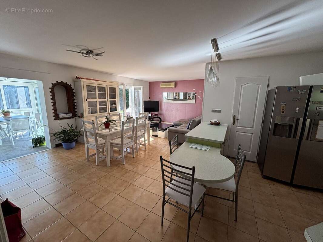 Maison à LA SALVETAT-SAINT-GILLES