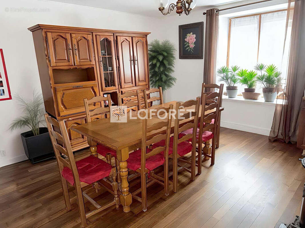 Maison à VILLE-SUR-ILLON