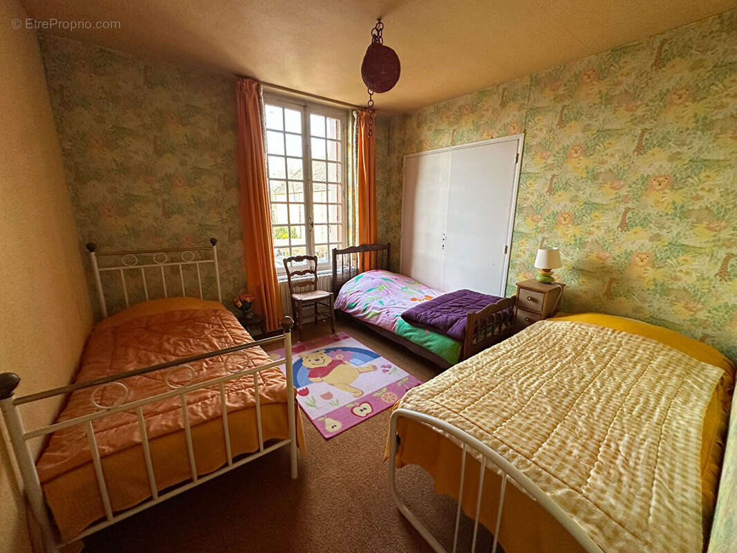 Corps de ferme Nesle 15 pièce(s) 320m2 - photo 8