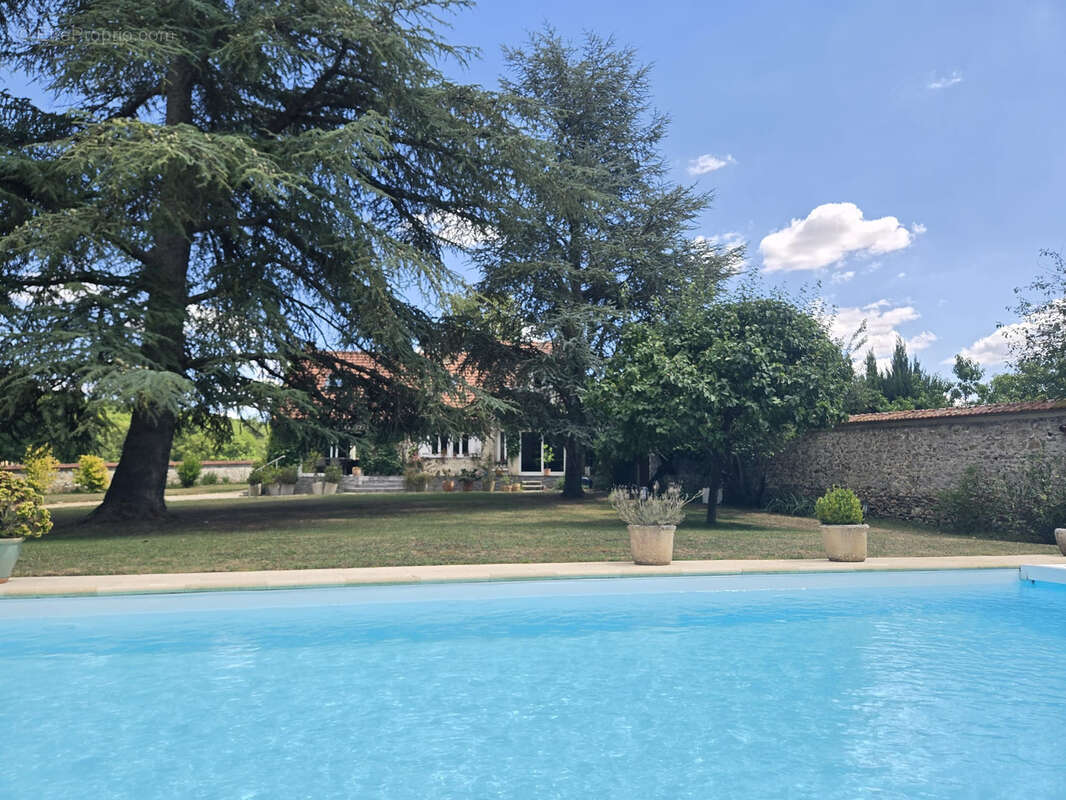 Maison à SAINT-SAUVEUR-SUR-ECOLE