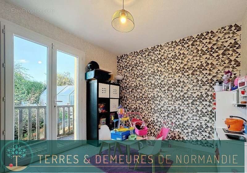 Maison à BONNEVILLE-LA-LOUVET