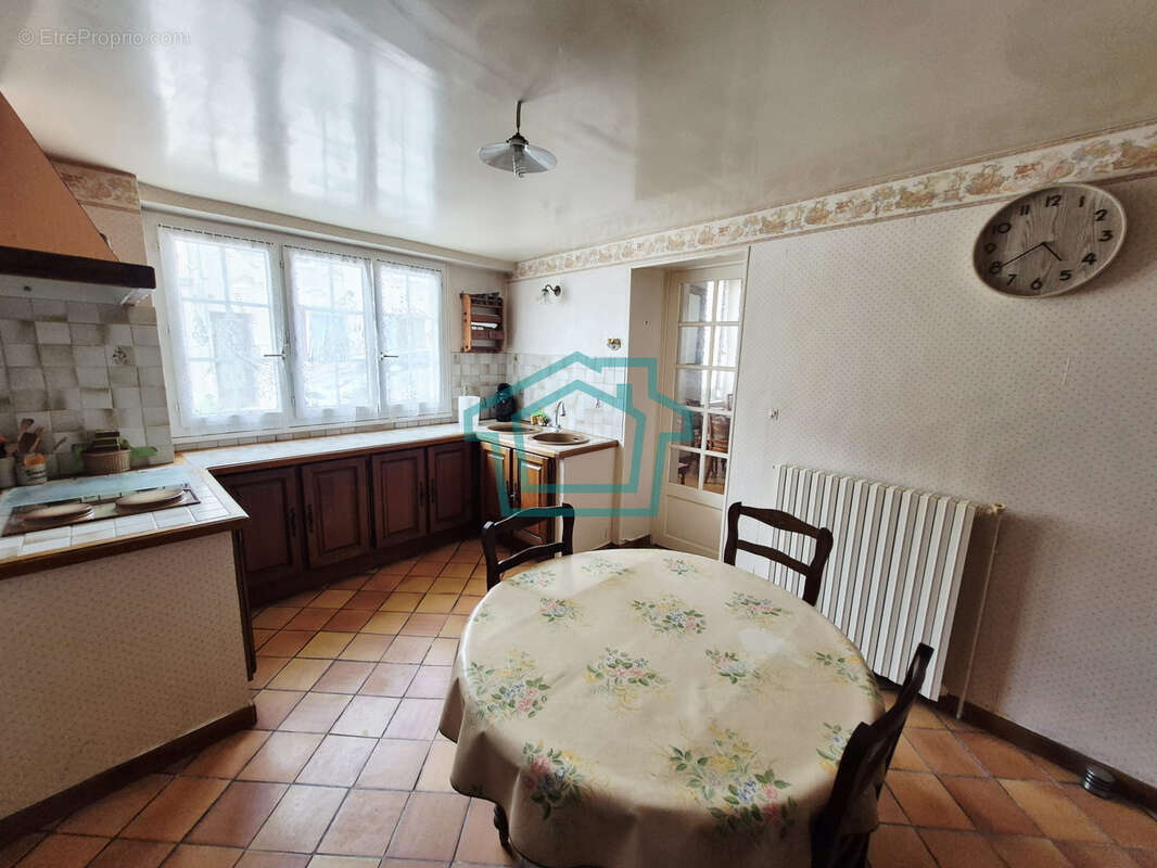 Maison à HOUDAN
