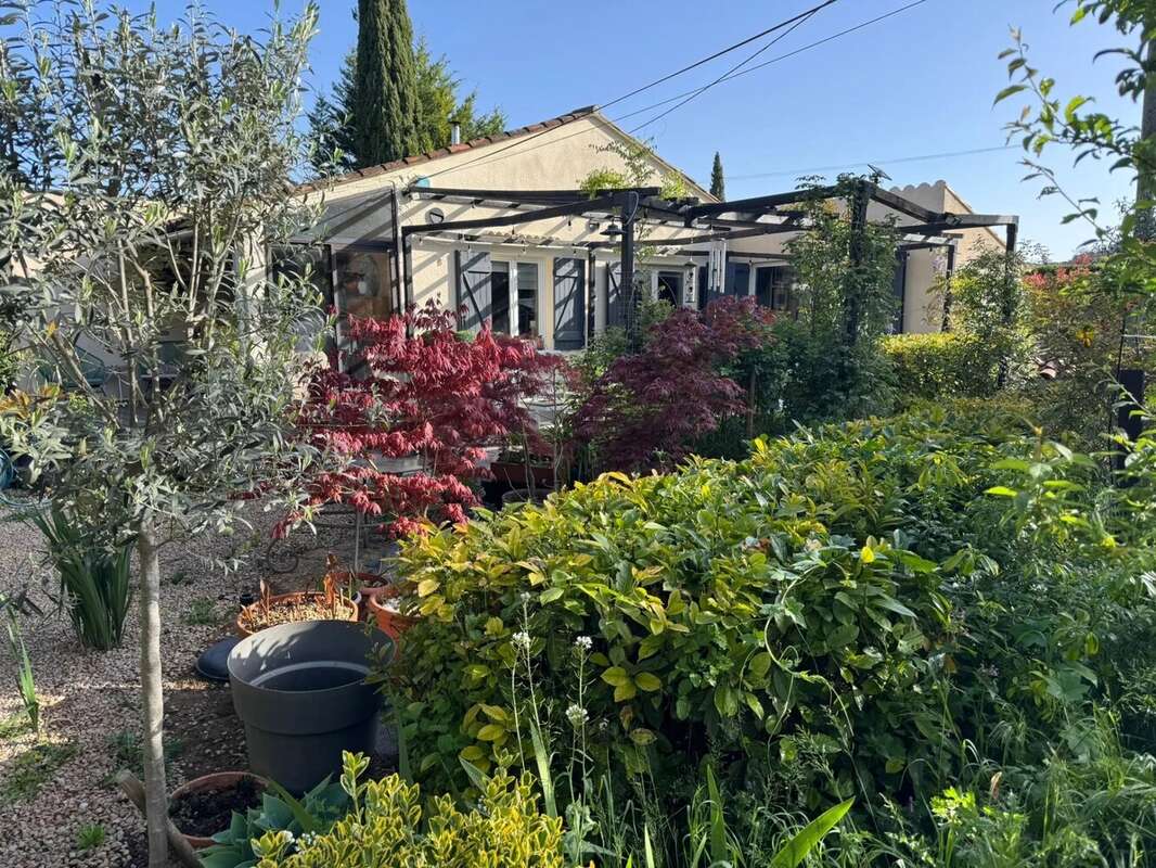 Maison à ENTRECASTEAUX
