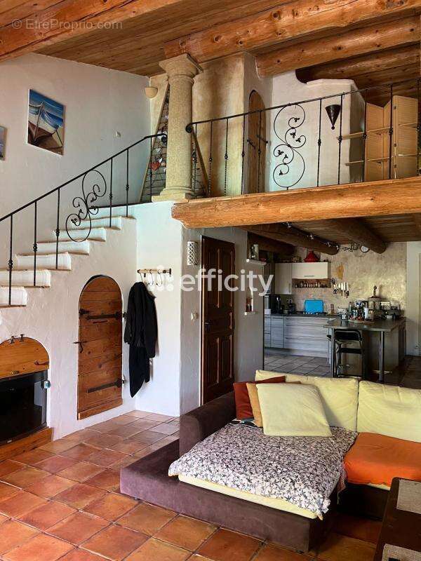 Maison 240 m² à Martigues  - photo 11