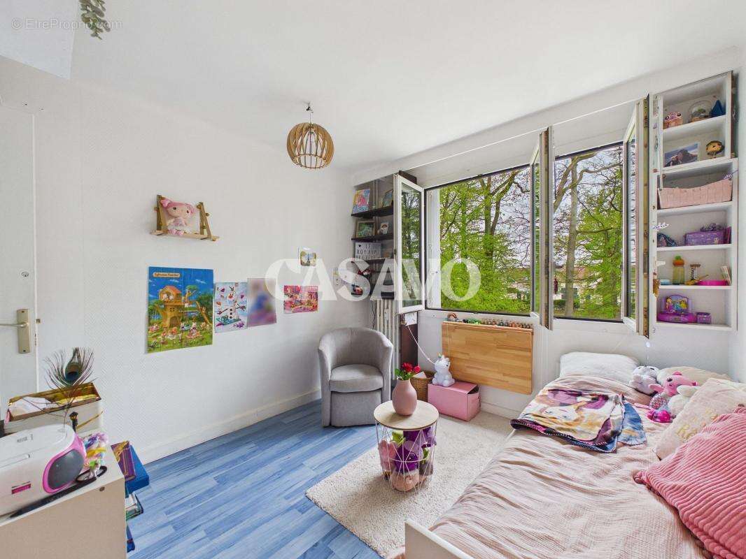 Appartement à LA CELLE-SAINT-CLOUD