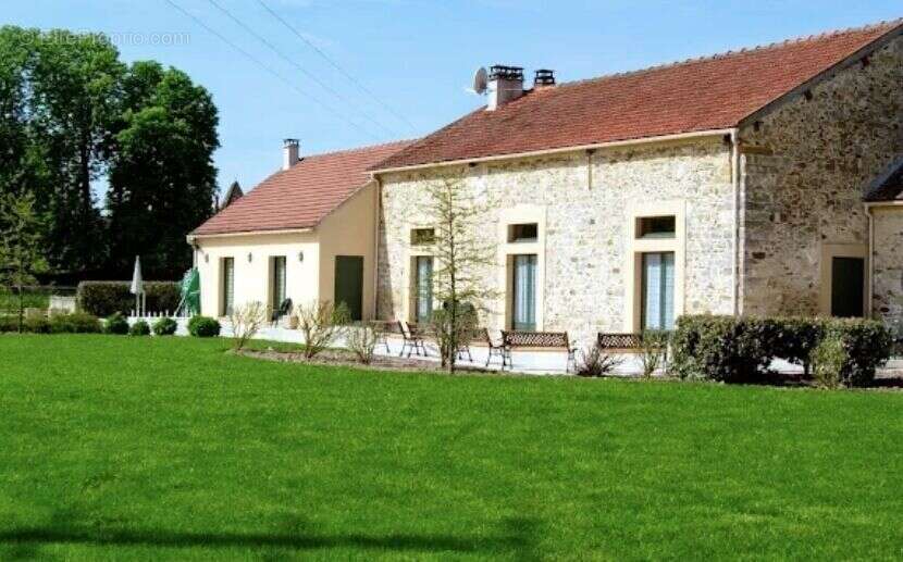 Commerce à LE CHATELET-EN-BRIE