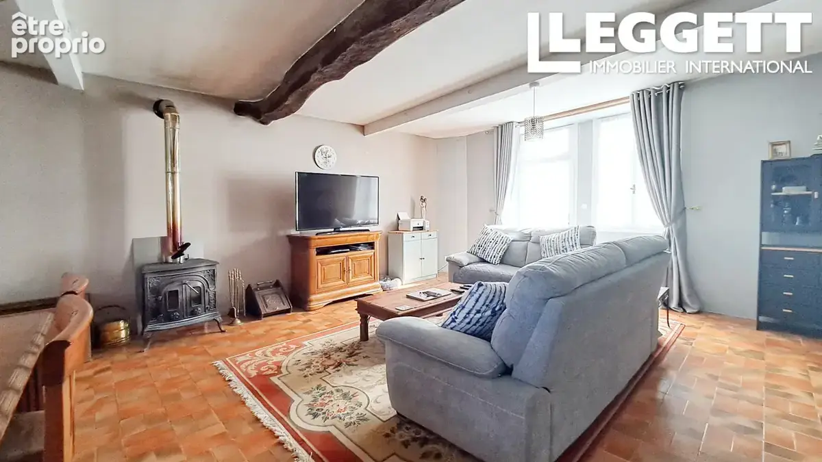 Maison spacieuse au cœur d'un petit village, 4 chambres, Cour jardin close de murs - photo 4
