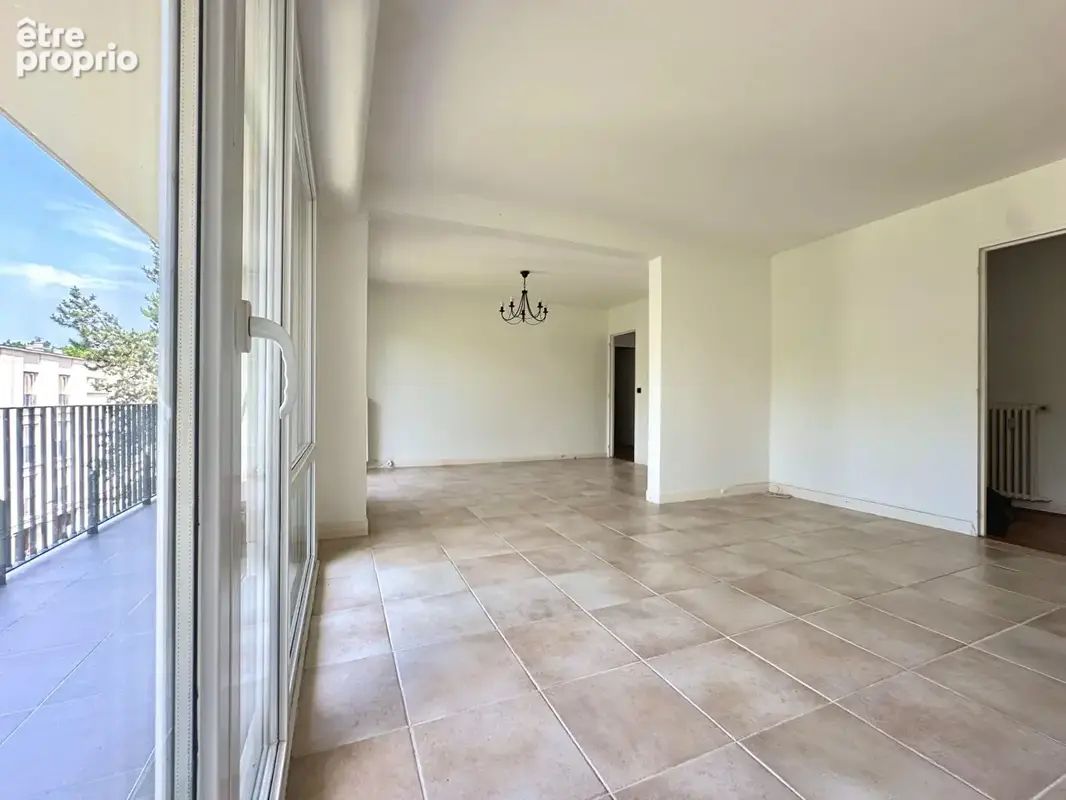Appartement F4 avec grand balcon à Senlis - photo 4