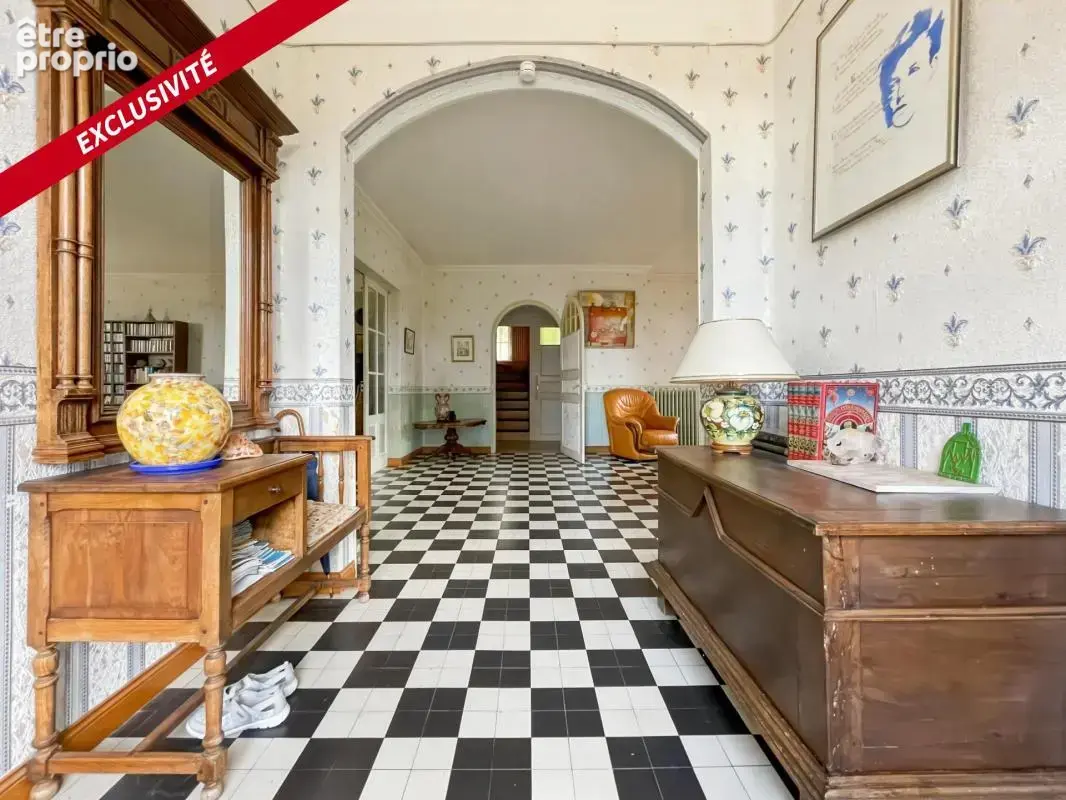 Maison bourgeoise en pierre de meulière - 300 m² - photo 4