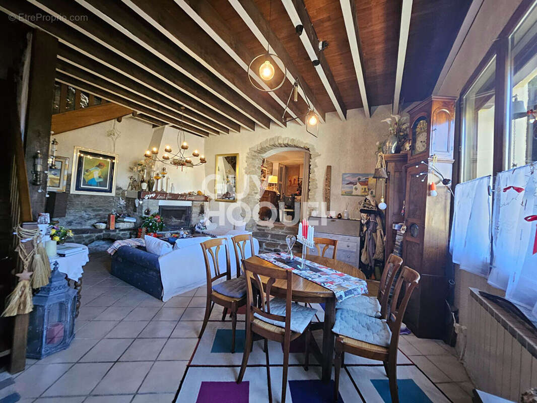 Maison à LA LIVINIERE