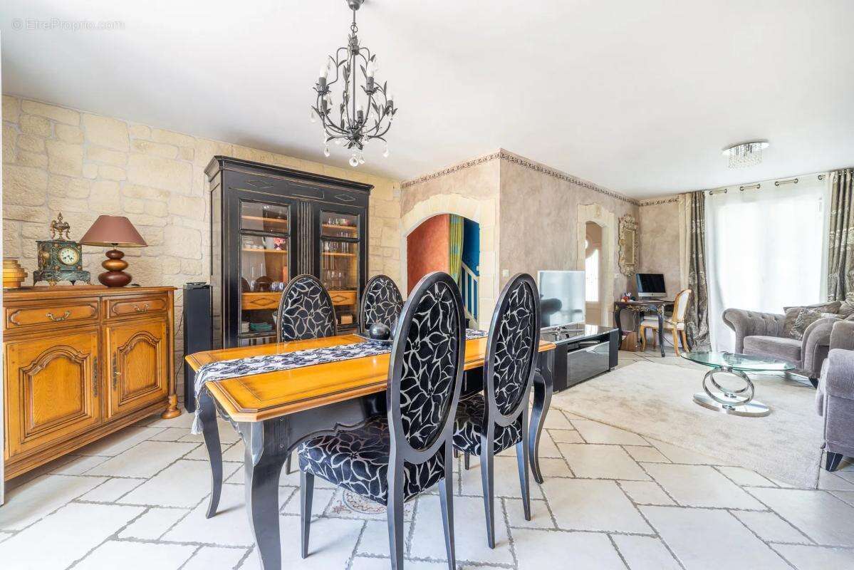 Maison à LIMEIL-BREVANNES