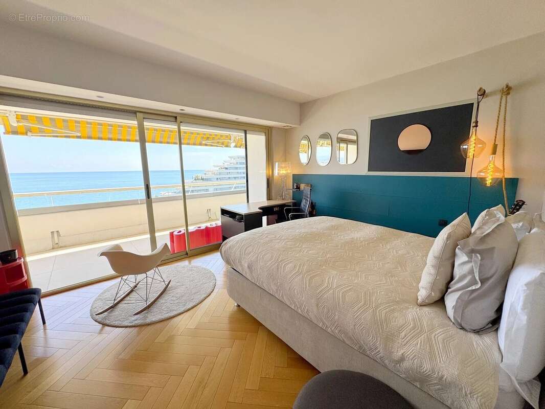 Appartement à VILLENEUVE-LOUBET