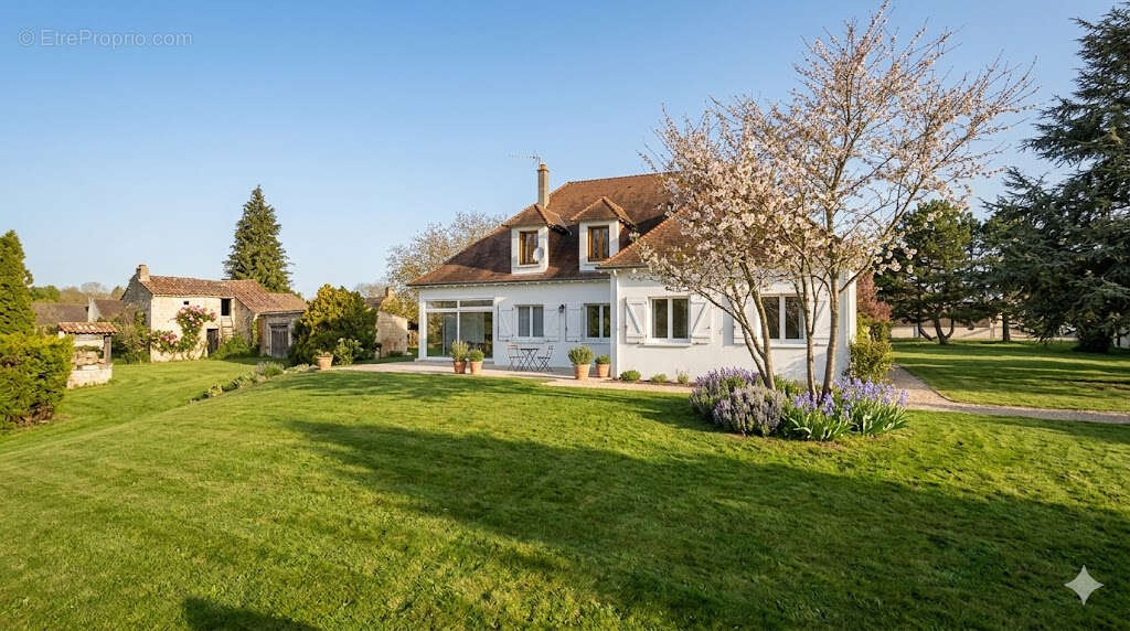 Maison à THURE