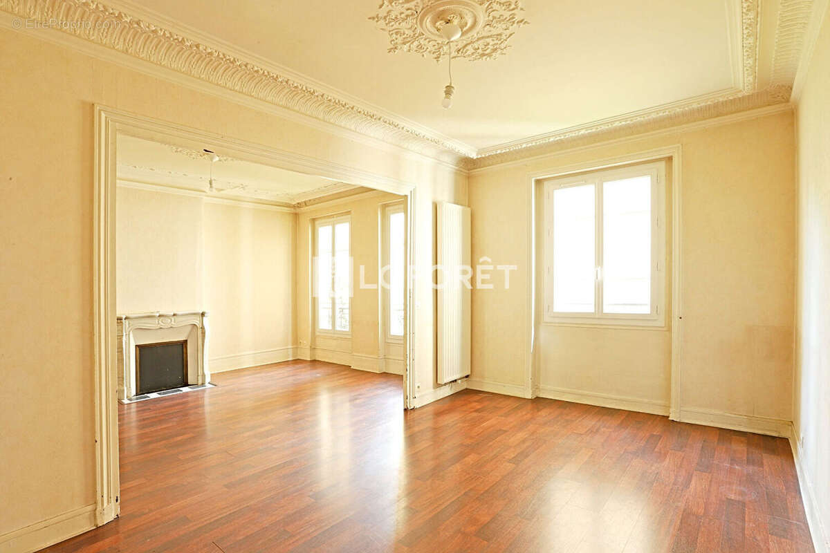 Appartement à PARIS-14E