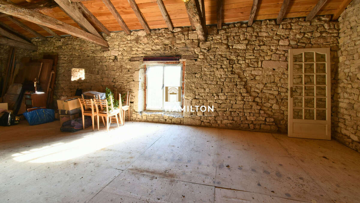Charmante propriete avec prairies, piscine, garage et batiments annexes - photo 14