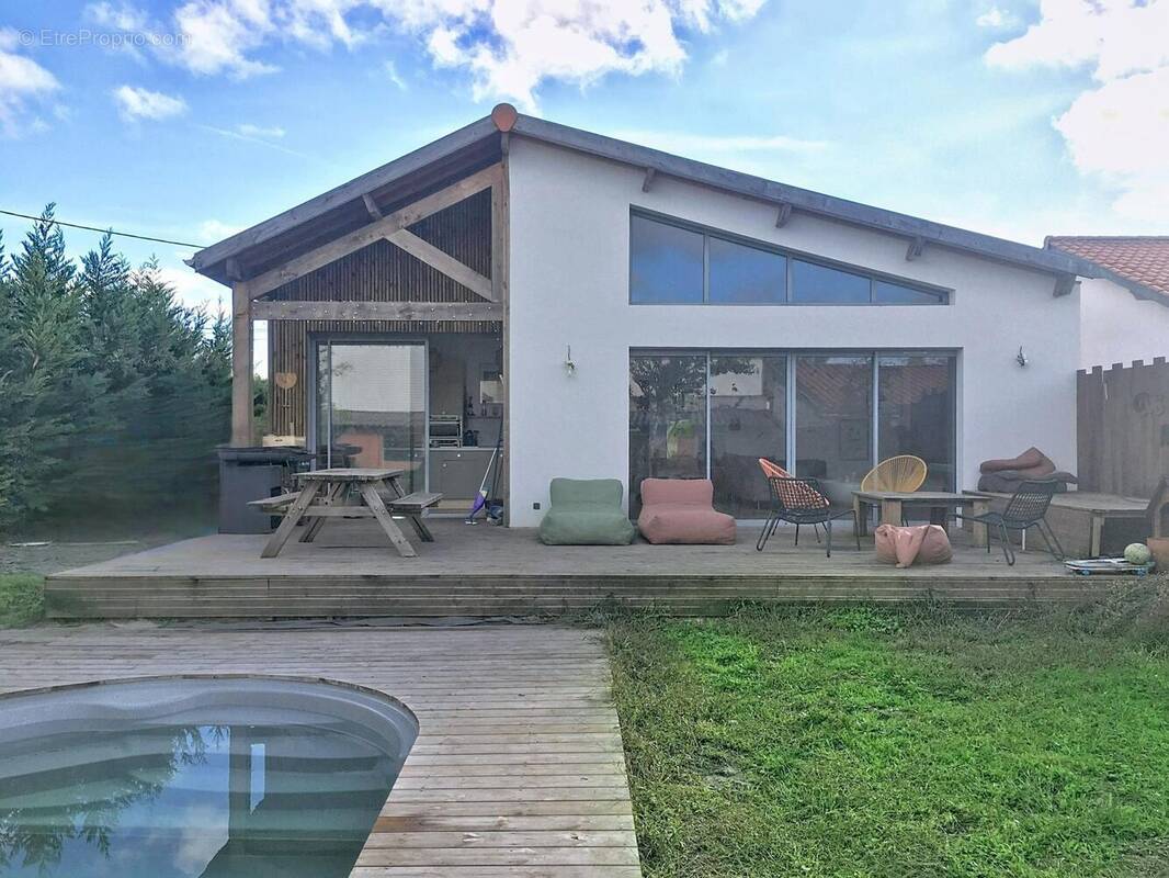 Photo 1 - Maison à VILLENAVE-D'ORNON