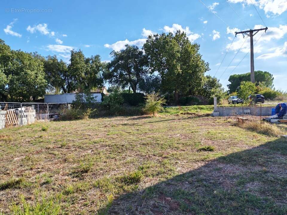 Terrain à LE CANNET-DES-MAURES