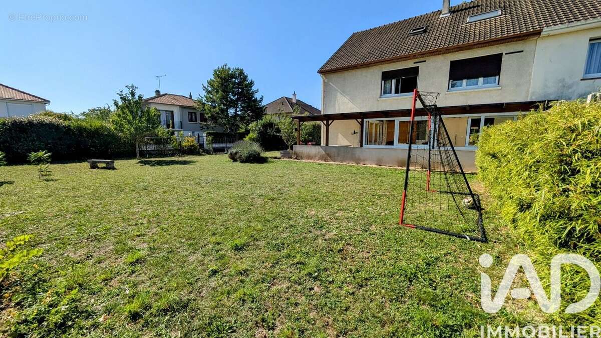 Maison 199 m² à Saint-Martin-Sur-Le-Pre  - photo 9