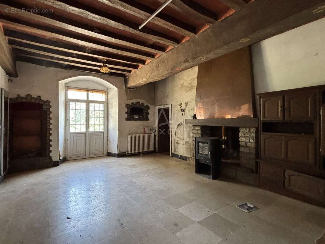 Maison à MIRE