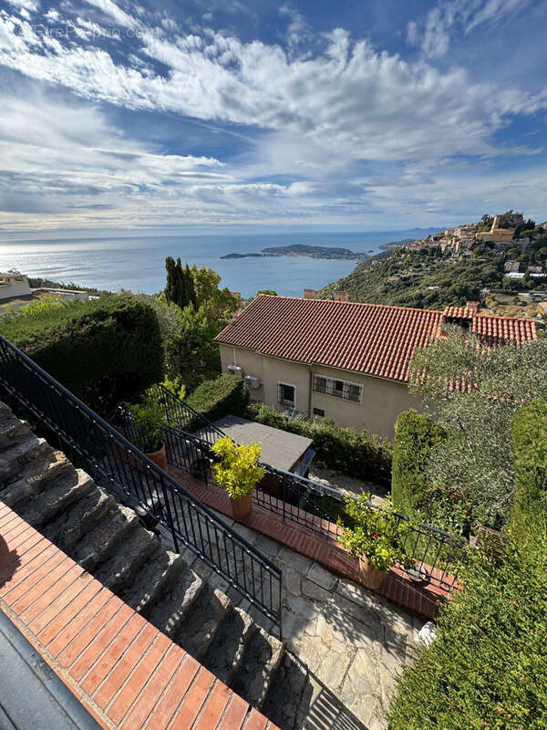 Appartement à EZE