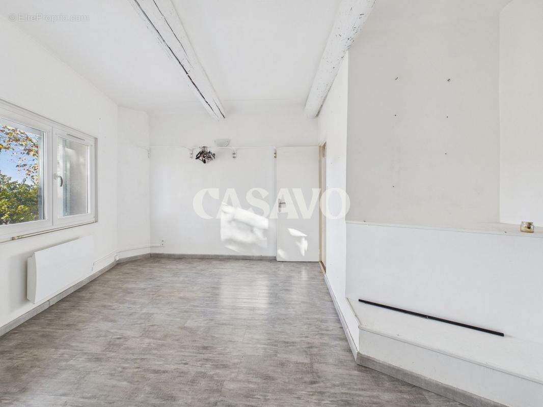 Appartement à EGUILLES