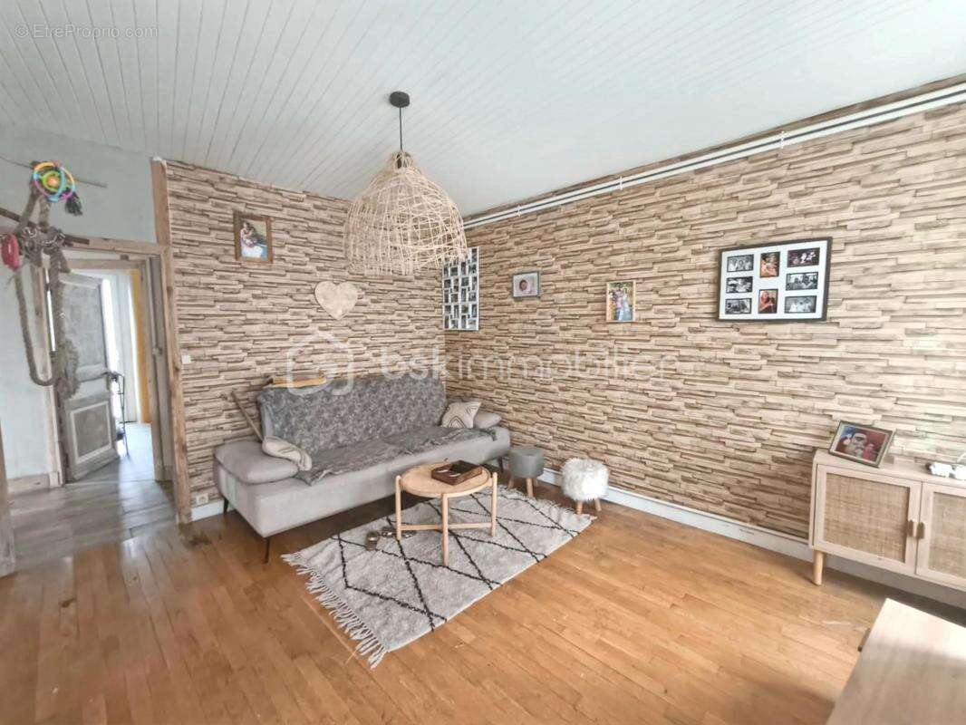 Maison à NOIRETABLE