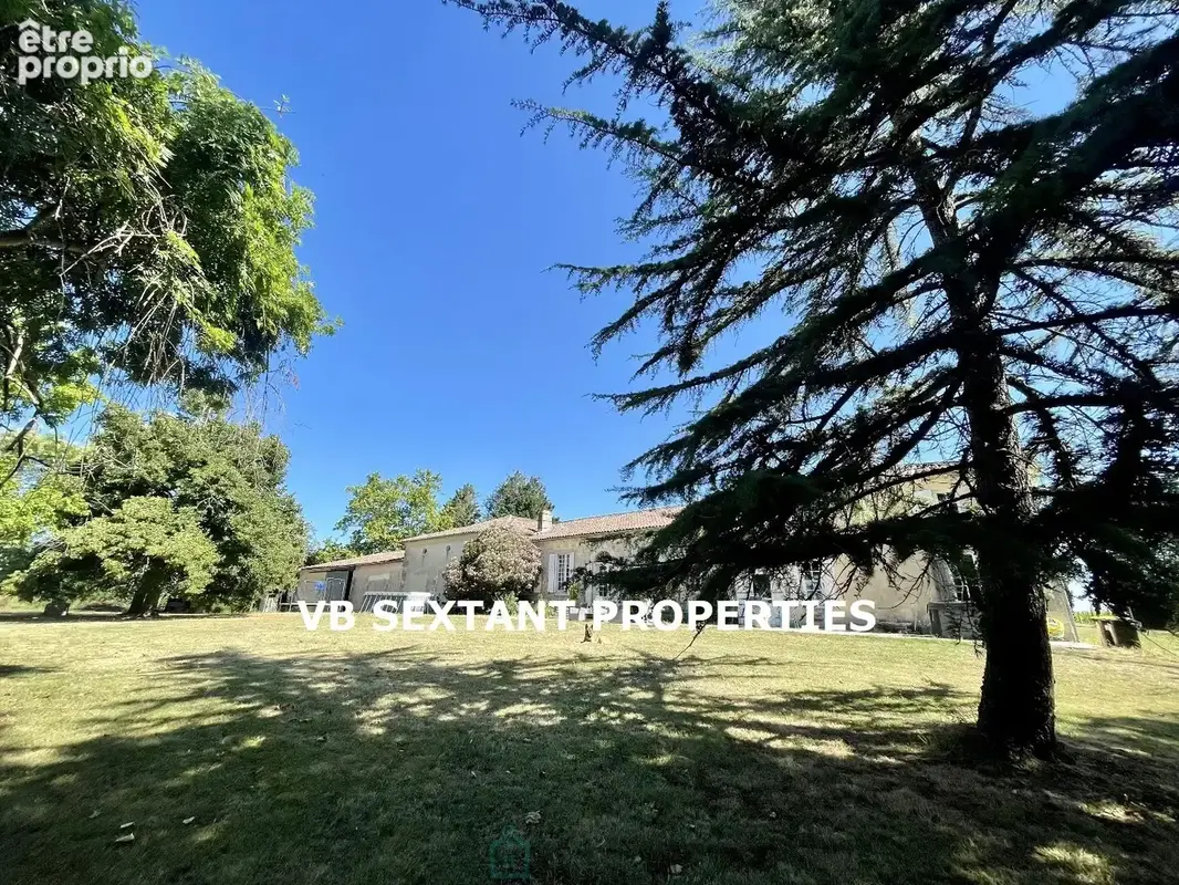 50mn de Bordeaux, près de Cadillac, propriété 38  hectares avec belle demeure et dépendances - photo 2