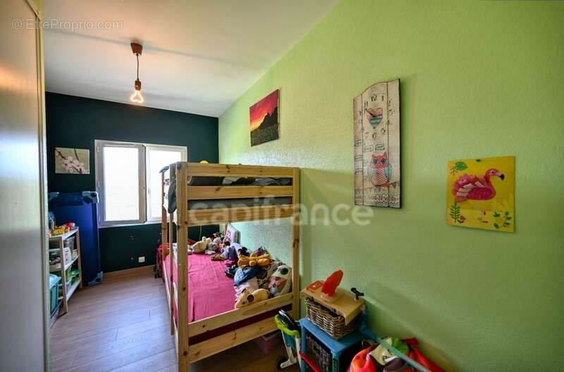 Appartement à COURZIEU