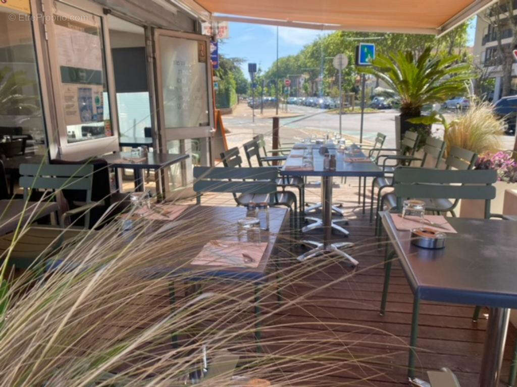 Commerce à SIX-FOURS-LES-PLAGES