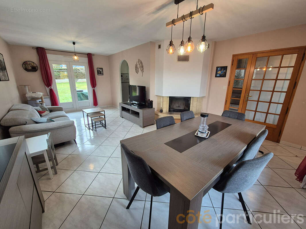 Maison à LUC-LA-PRIMAUBE