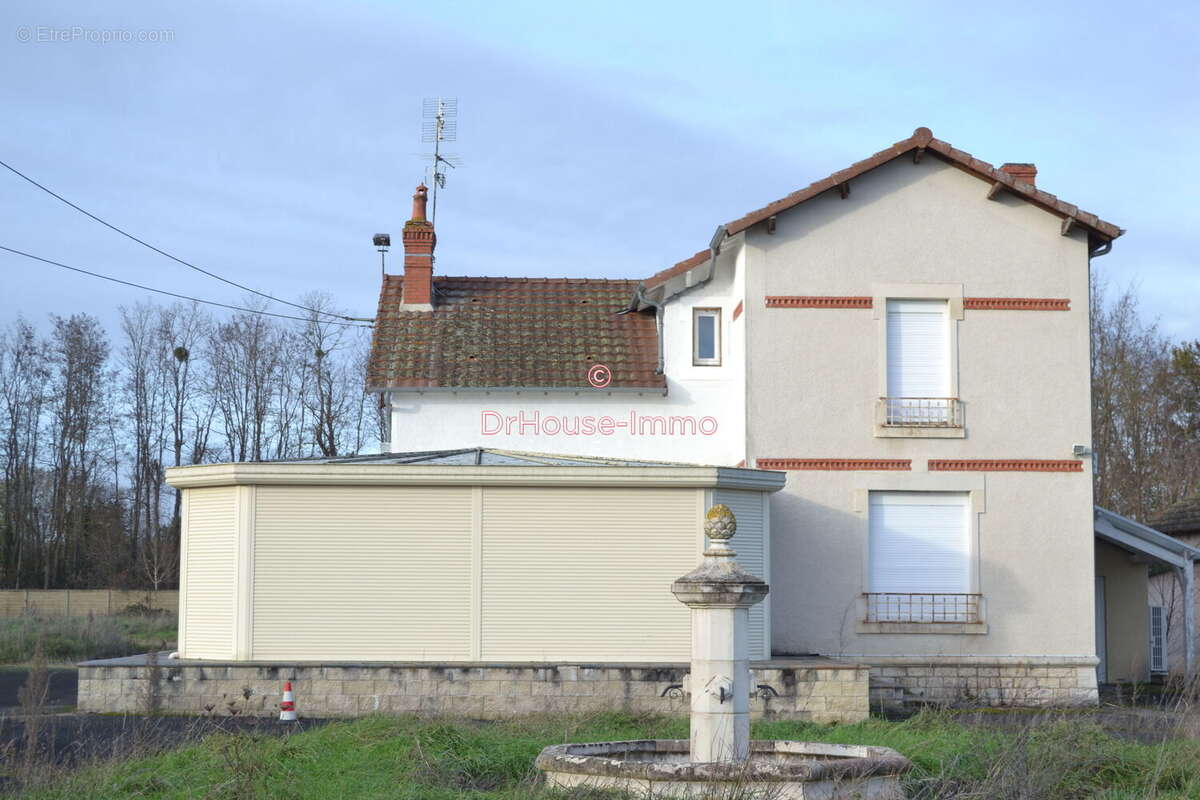 Maison à CHARENTON-DU-CHER