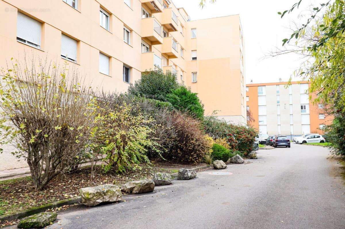 Appartement à LA MULATIERE