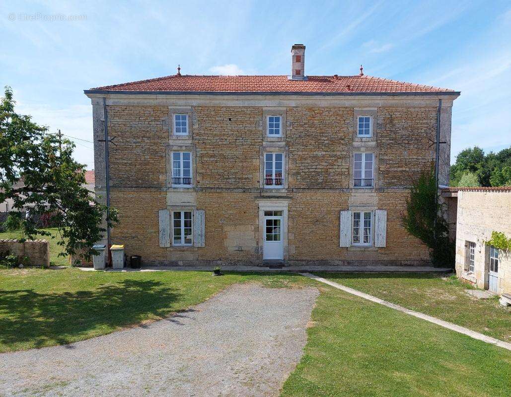 Maison à LA RONDE