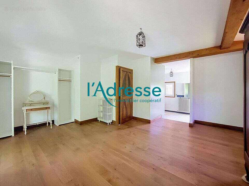 Maison à MONTREVAULT