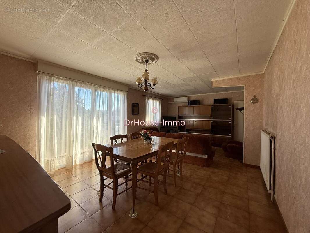 Maison à SAINT-VICTORET