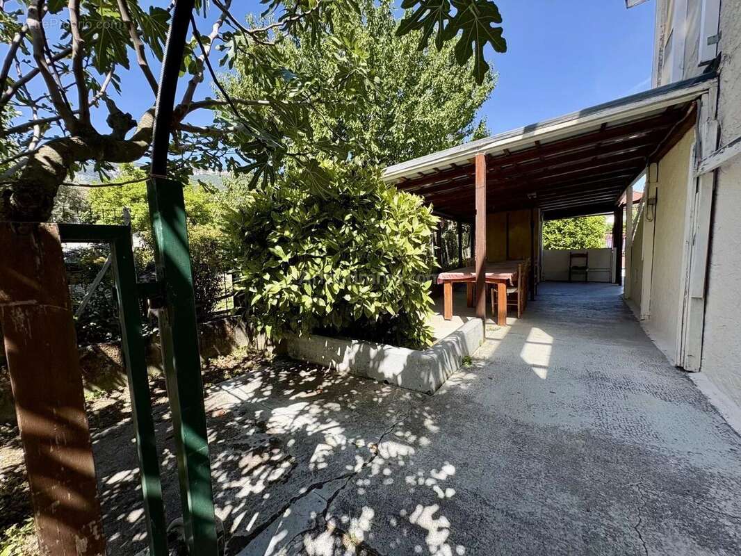 Appartement à FONTAINE